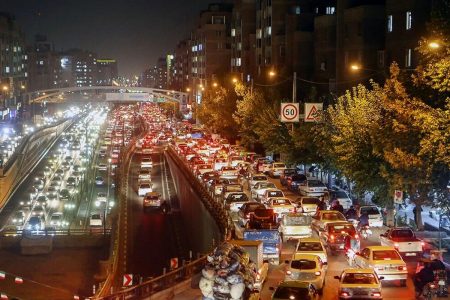 ممنوعیت تردد شبانه تأثیری در کنترل کرونا ندارد