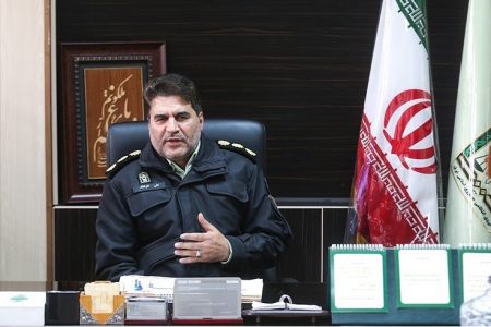دستگیری دو سارق لوازم خودرو و کشف پارچه های قاچاق در اسلامشهر