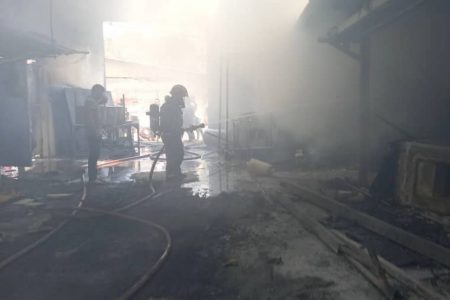 آتش‌سوزی در کارگاه مبل‌سازی در چهاردانگه