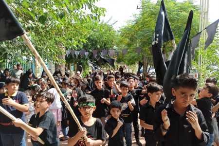 برپایی مراسم عزاداران کوچک حسینی