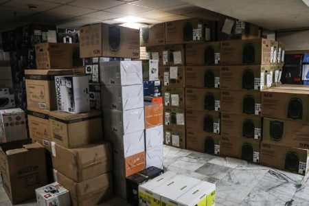 کشف انبار قاچاق لوازم آشپزخانه در چهاردانگه