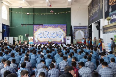 جشن آغاز نماز جماعت در مدارس اسلامشهر