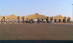 تجمع رانندگان تاکسی در اعتراض به پرداخت عوارض آزادراه تهران-ساوه